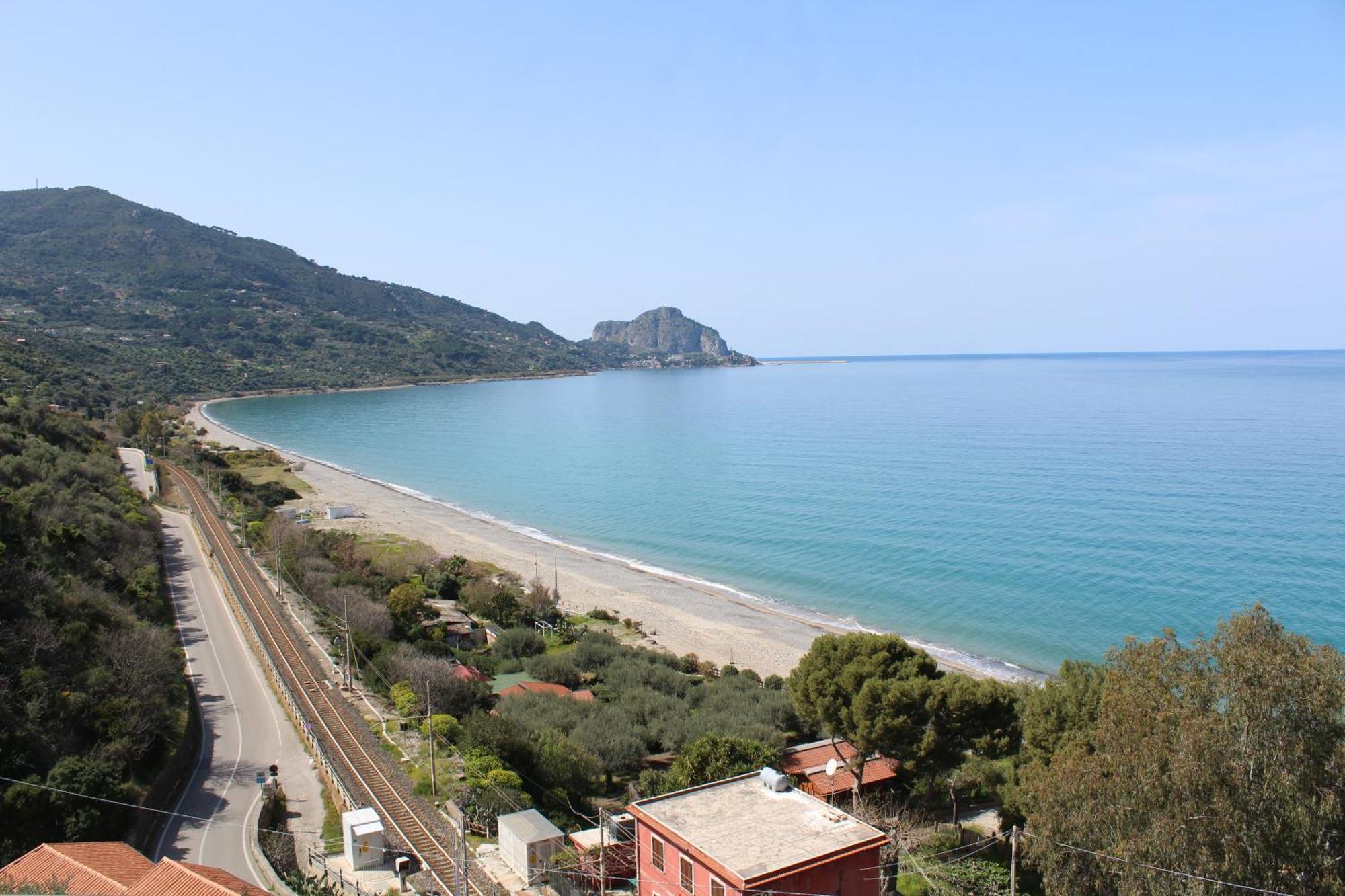 Seaside Oasis Apartment Чефалу Екстериор снимка