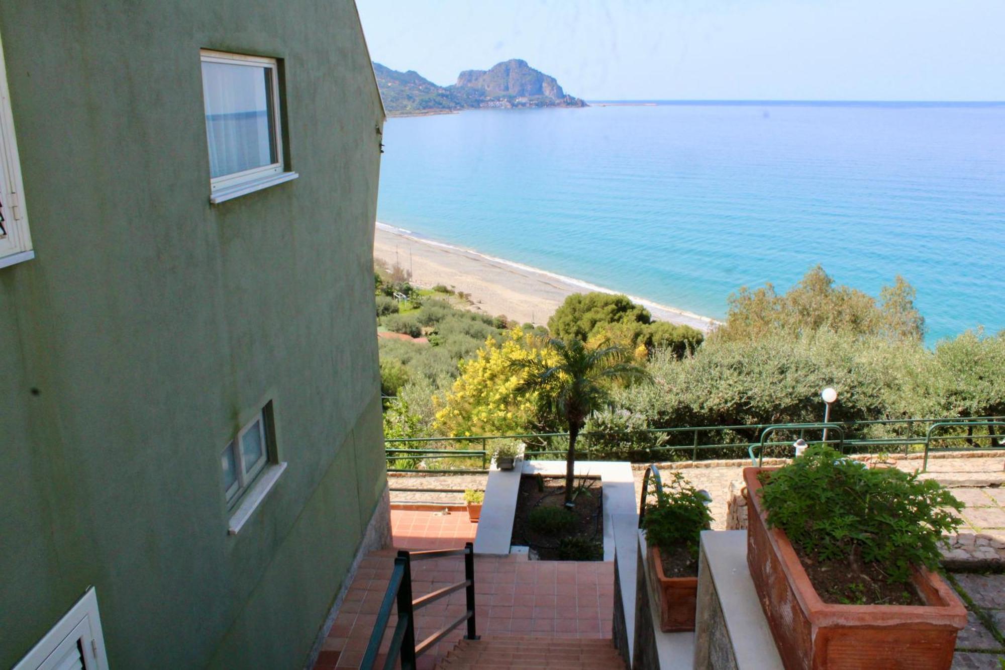 Seaside Oasis Apartment Чефалу Екстериор снимка