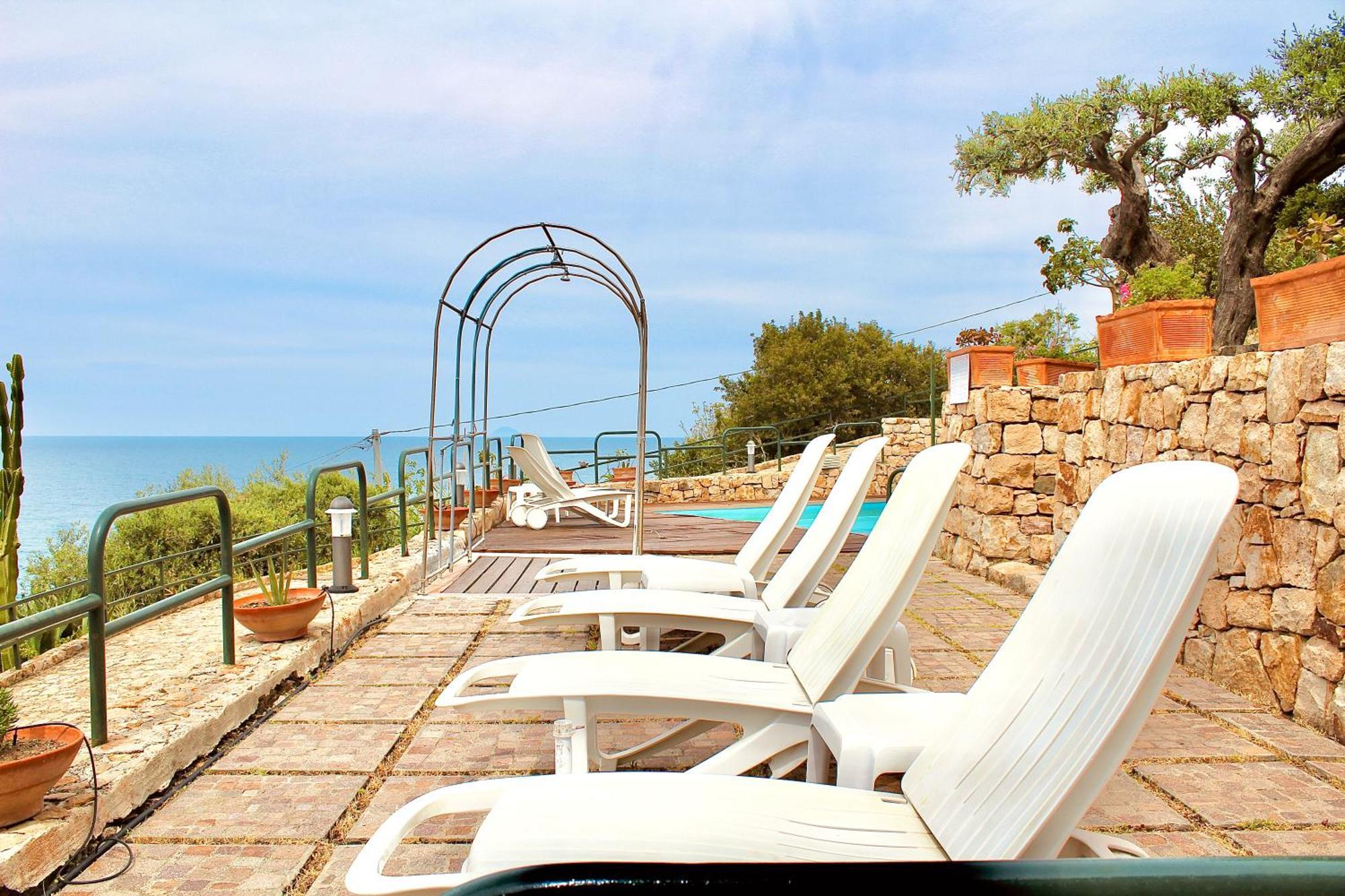 Seaside Oasis Apartment Чефалу Екстериор снимка